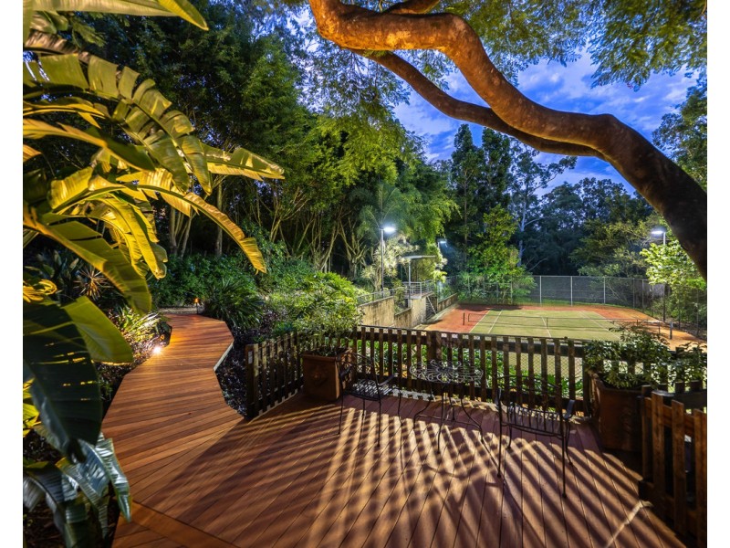 39 Cedarleigh Road, Kenmore QLD 4069