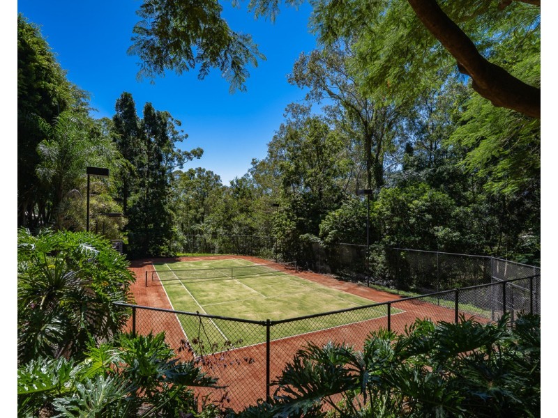 39 Cedarleigh Road, Kenmore QLD 4069