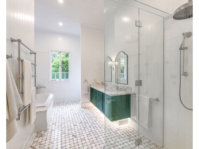 82 Airlie Road, Pullenvale QLD 4069