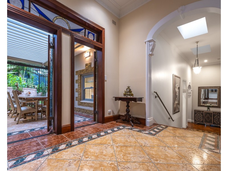 16 Owen Lane, Auchenflower QLD 4066