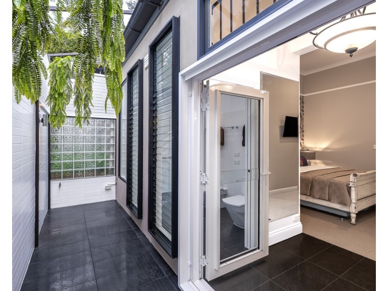16 Owen Lane, Auchenflower QLD 4066
