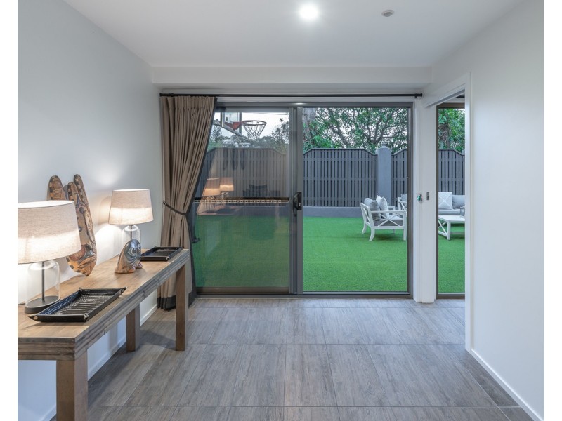 16 Owen Lane, Auchenflower QLD 4066