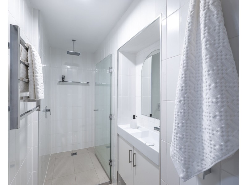 16 Owen Lane, Auchenflower QLD 4066