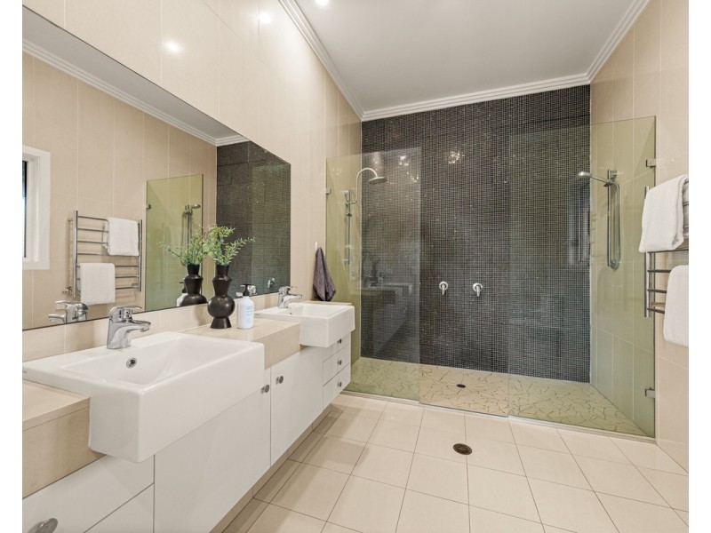 12 Aldridge Street, Auchenflower QLD 4066