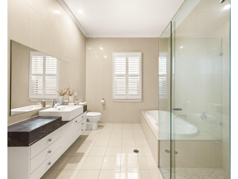 12 Aldridge Street, Auchenflower QLD 4066