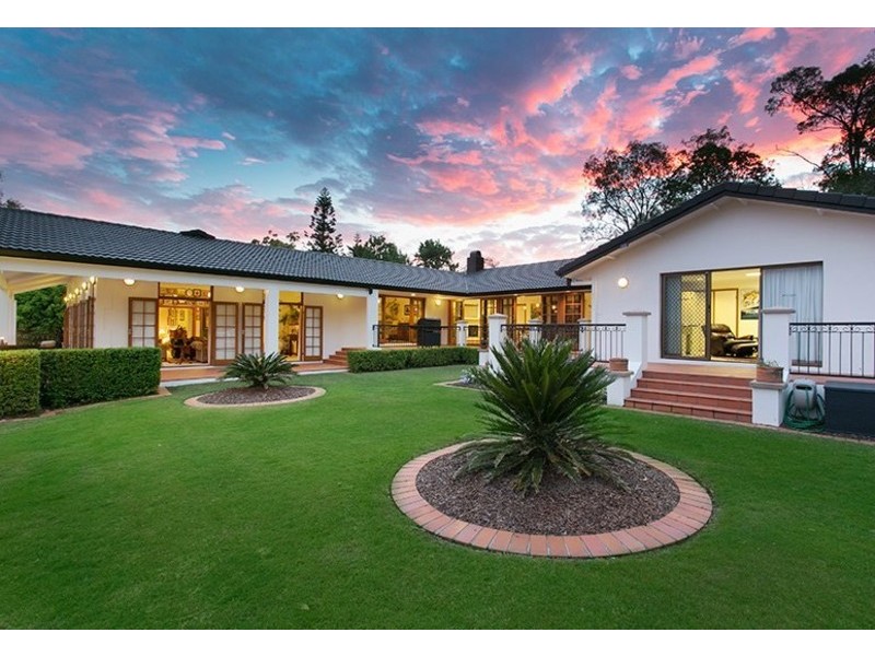 25 Walsall St, The Gap QLD 4061