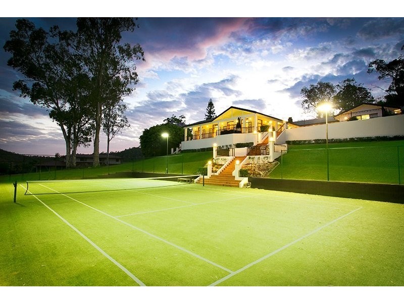 25 Walsall St, The Gap QLD 4061