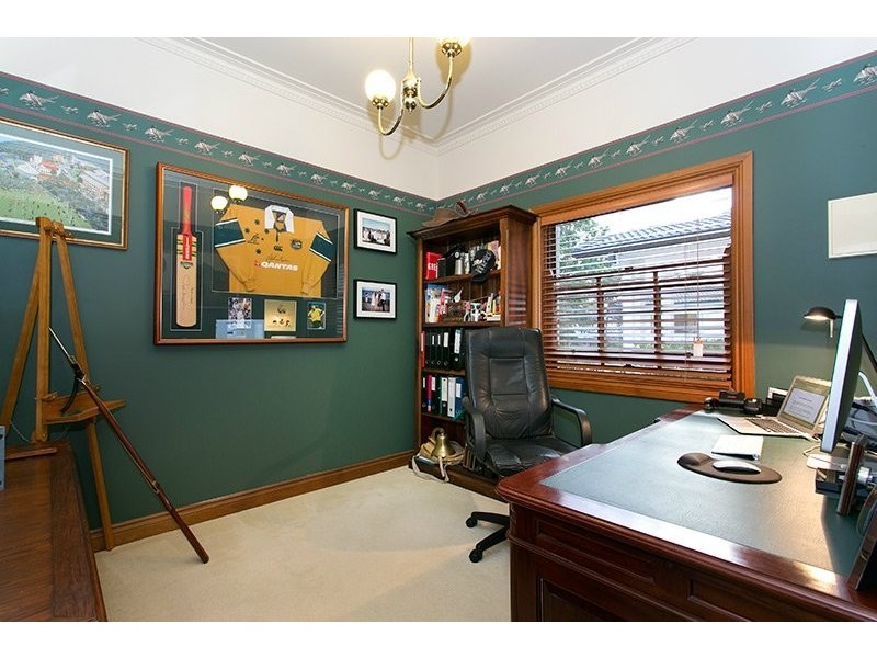 25 Walsall St, The Gap QLD 4061