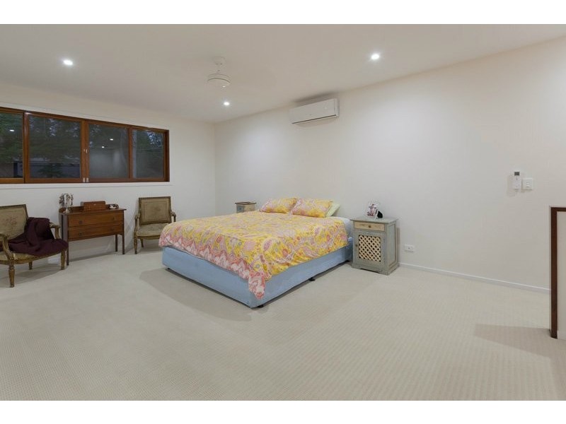 7 Jilba St, Indooroopilly QLD 4068
