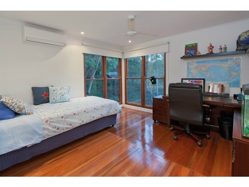 7 Jilba St, Indooroopilly QLD 4068