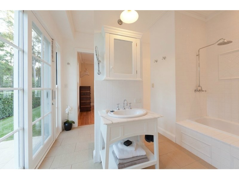 654 Upper Brookfield Road, Upper Brookfield QLD 4069