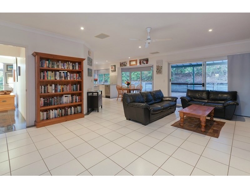 62 Leahey Road, Brookfield QLD 4069