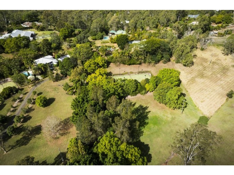 62 Leahey Road, Brookfield QLD 4069