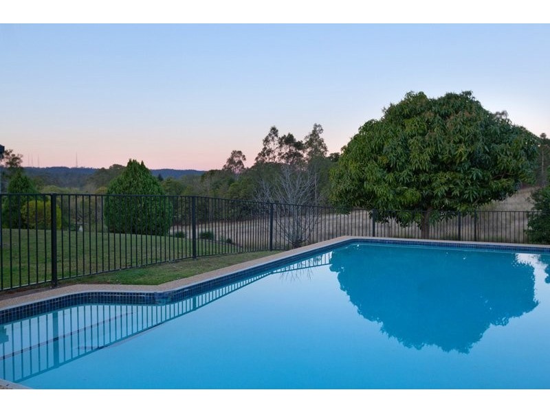 80 Upper Brookfield Road, Brookfield QLD 4069