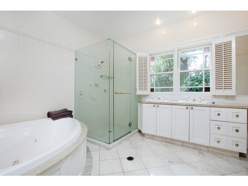 Kenmore Hills QLD 4069