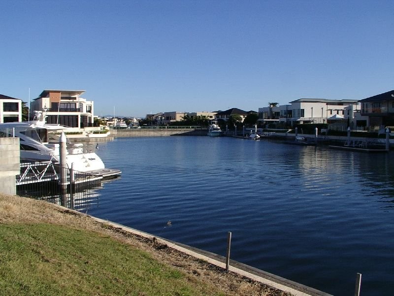 Sovereign Islands QLD 4216