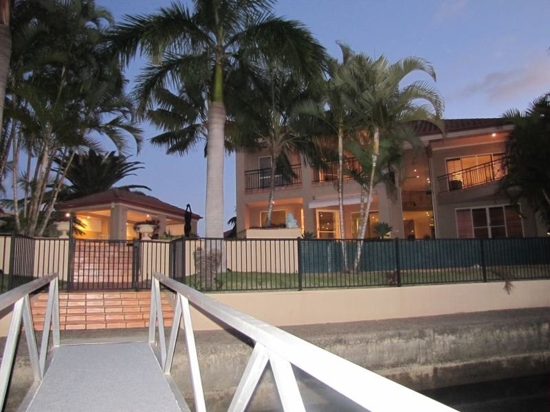 Sovereign Islands QLD 4216