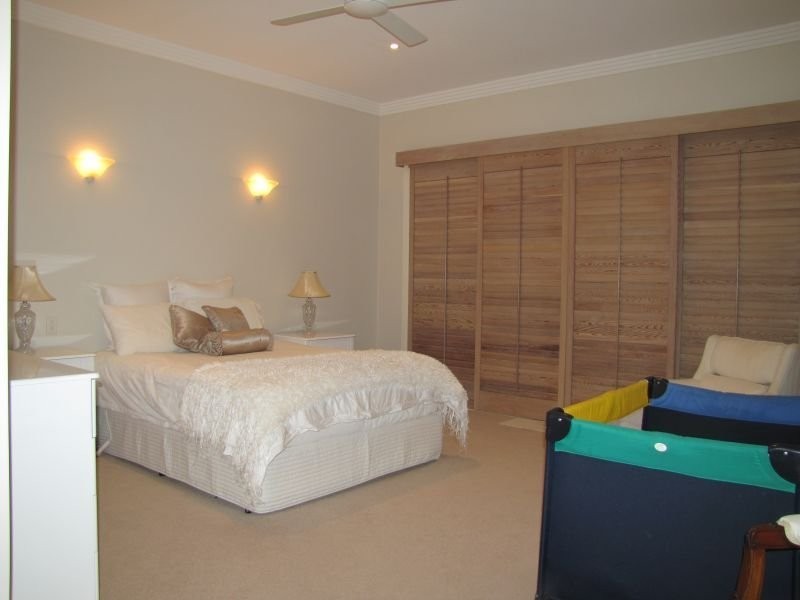 Sovereign Islands QLD 4216