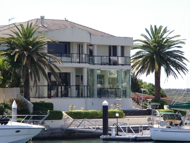 Sovereign Islands QLD 4216