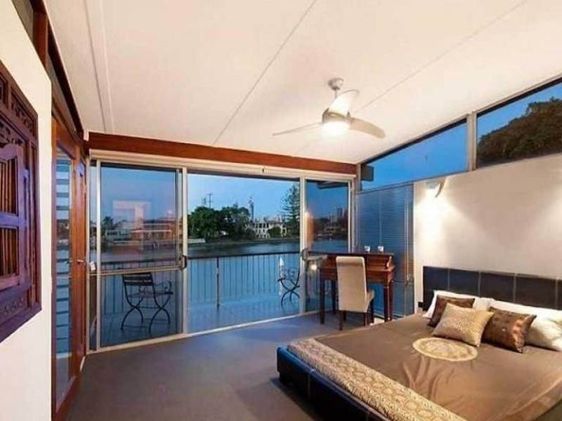 Broadbeach Waters QLD 4218
