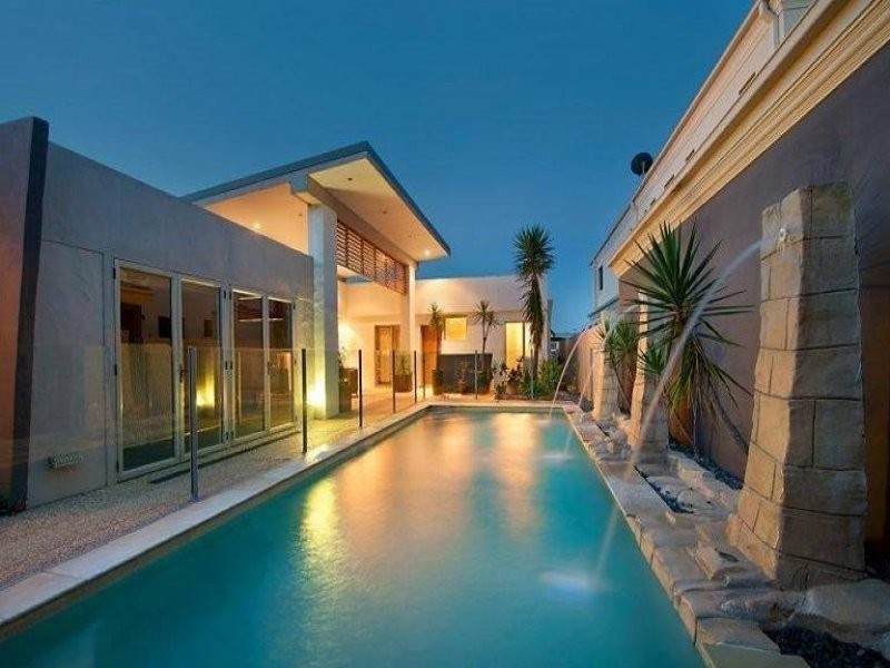 Broadbeach Waters QLD 4218