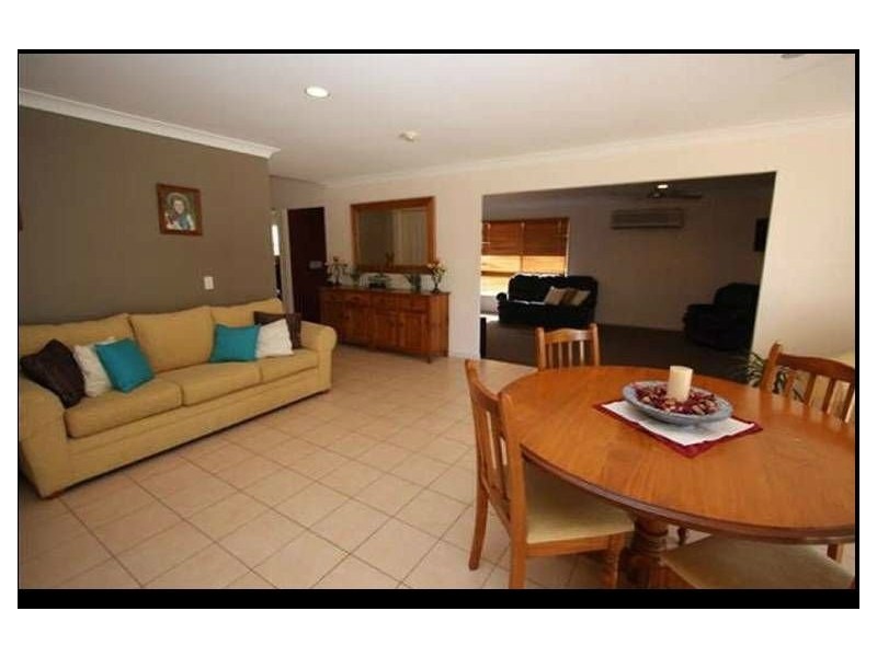 8 Cattleya Court, Hollywell QLD 4216