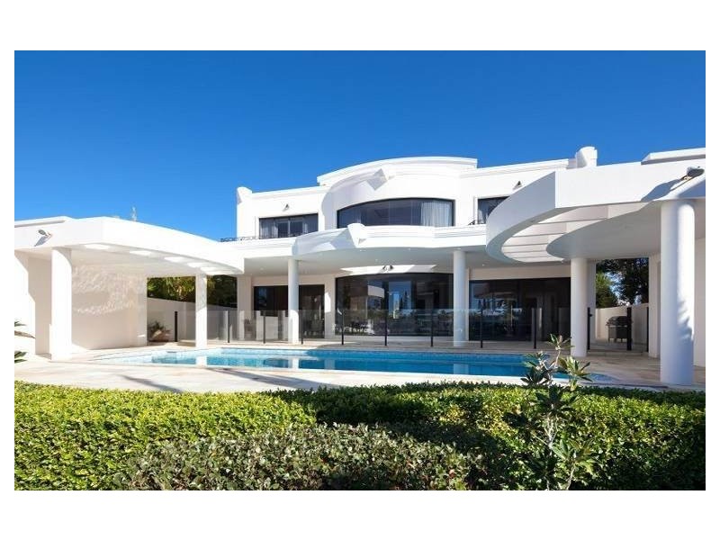 Sovereign Islands QLD 4216