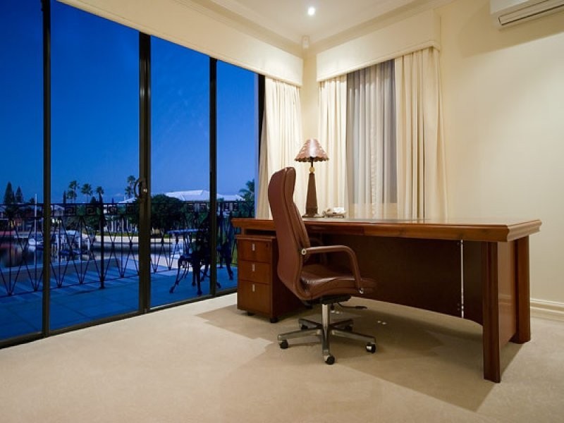 Sovereign Islands QLD 4216