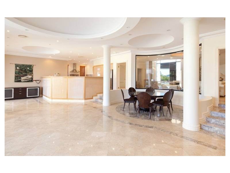 Sovereign Islands QLD 4216