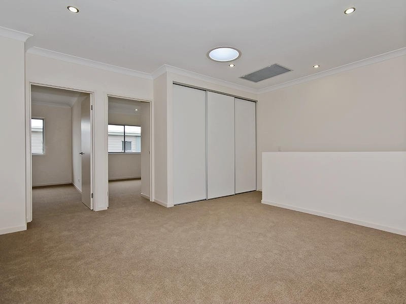 Varsity Lakes QLD 4227