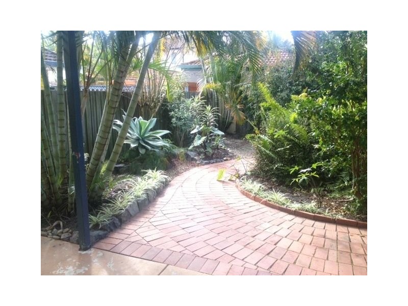 Hollywell QLD 4216