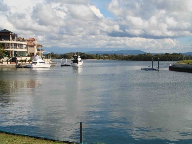 Sovereign Islands QLD 4216