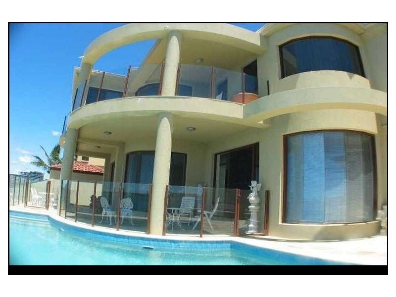 Sovereign Islands QLD 4216