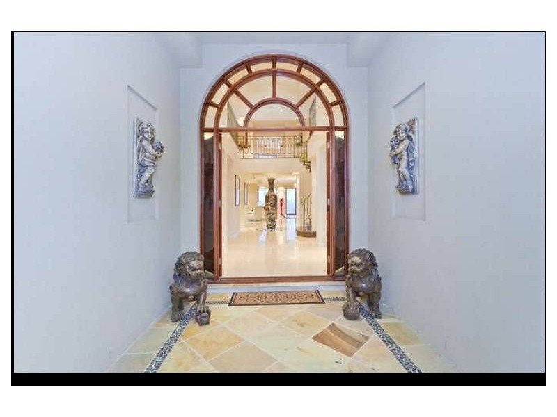 Sovereign Islands QLD 4216