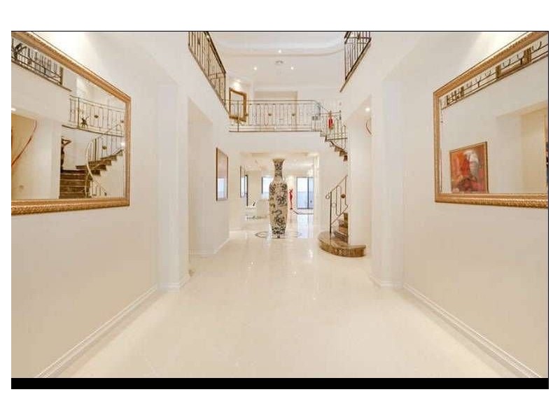 Sovereign Islands QLD 4216