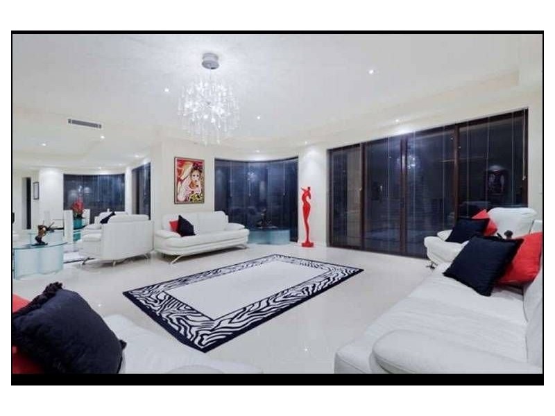 Sovereign Islands QLD 4216