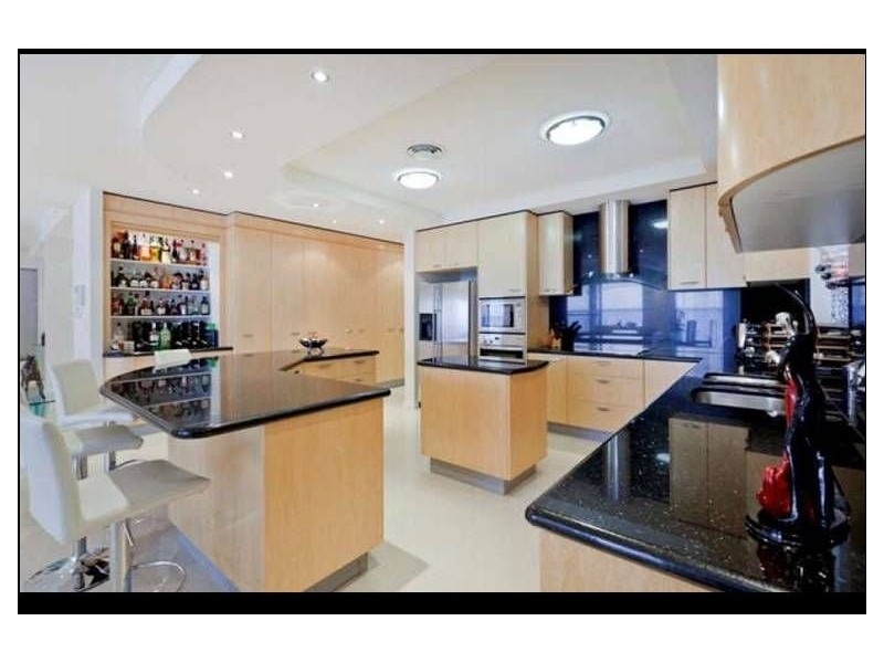 Sovereign Islands QLD 4216