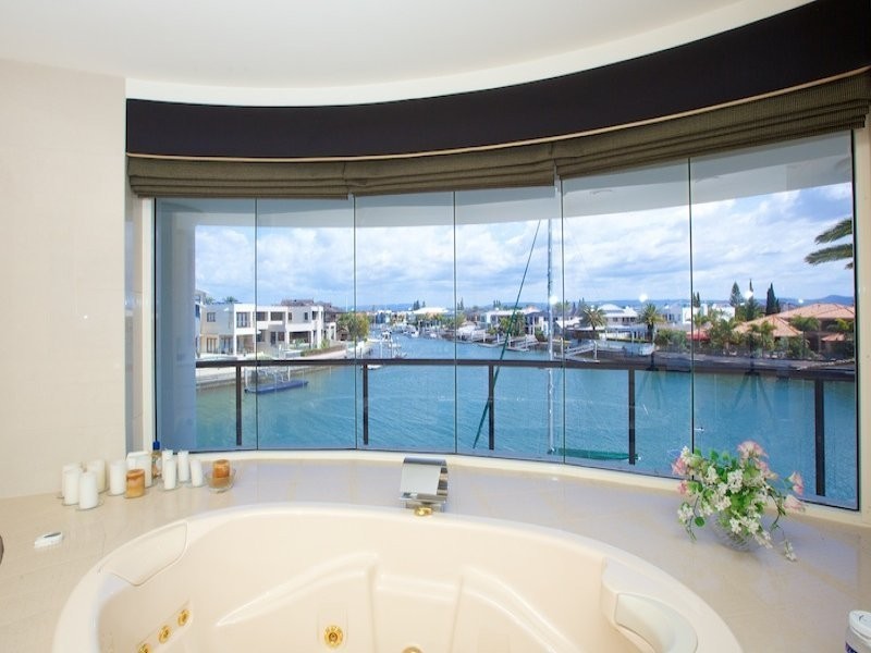 Sovereign Islands QLD 4216