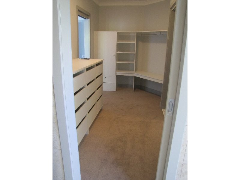 Hope Island QLD 4212