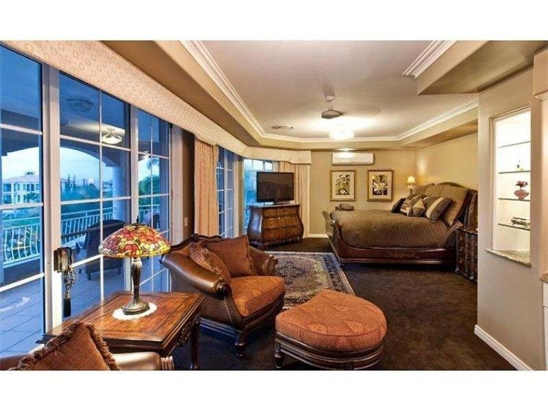 Sovereign Islands QLD 4216