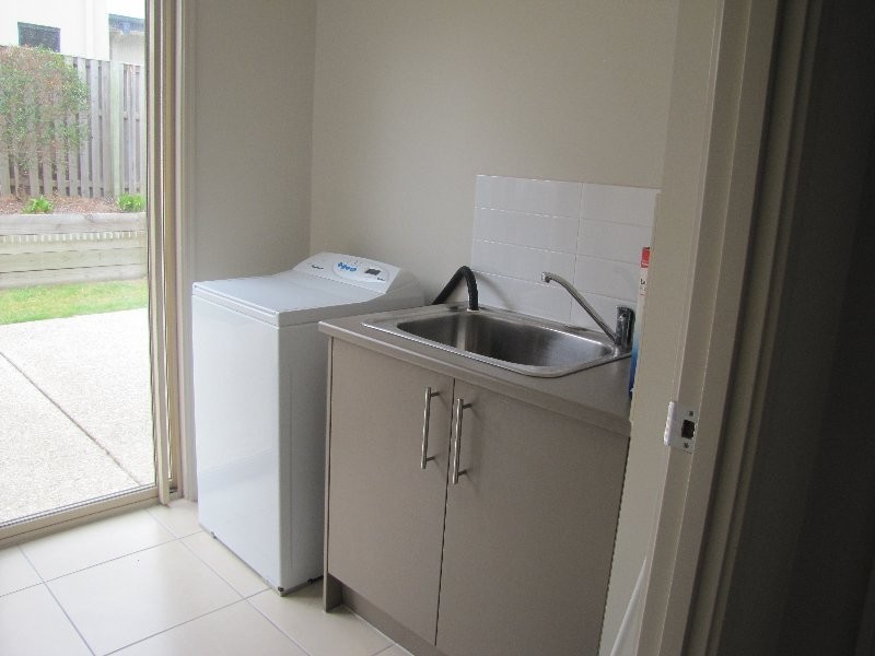 Pacific Pines QLD 4211