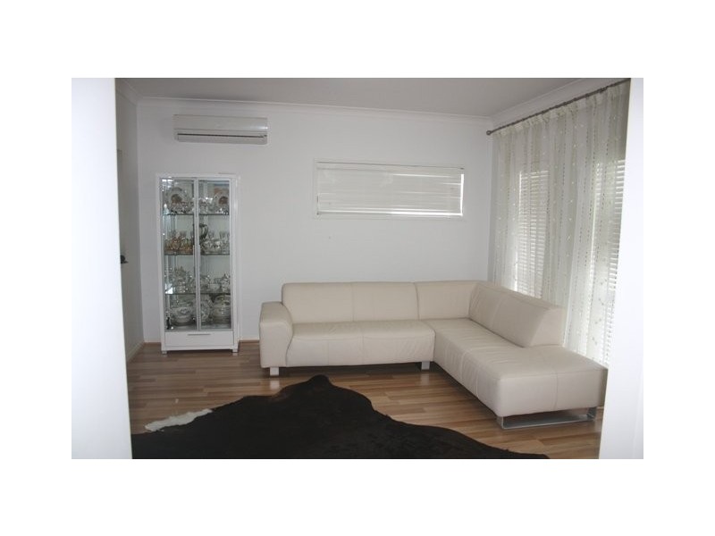 Hope Island QLD 4212