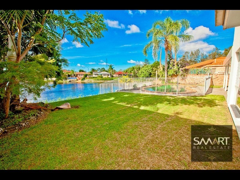 Clear Island Waters QLD 4226