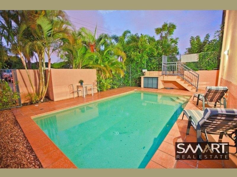 Chevron Island QLD 4217