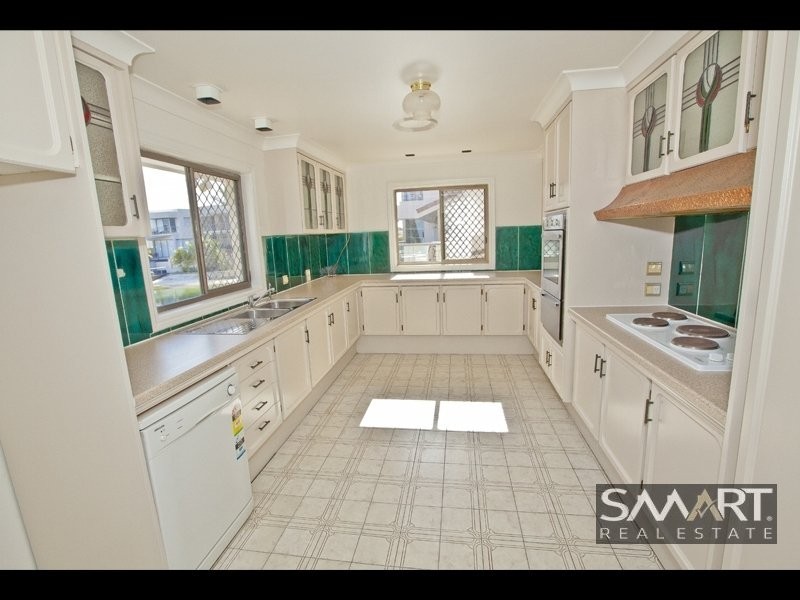 Paradise Waters QLD 4217