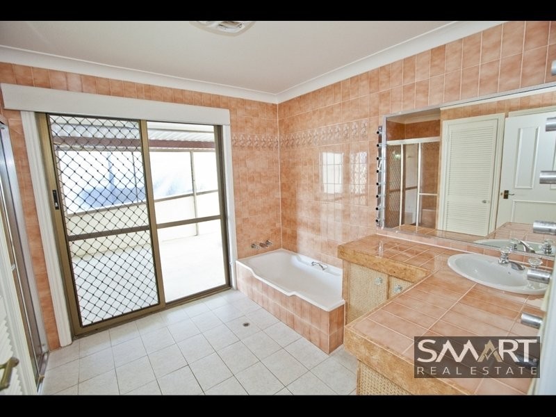 Paradise Waters QLD 4217