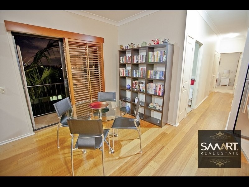 Chevron Island QLD 4217