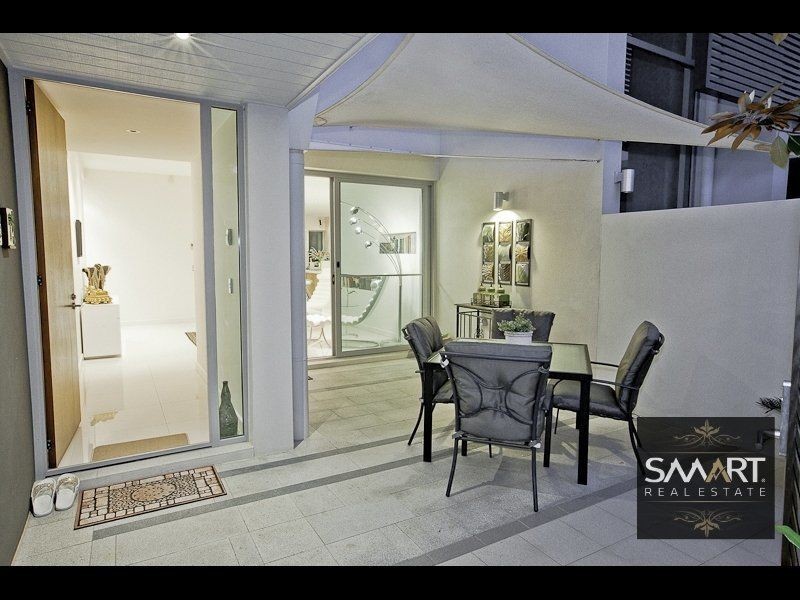 Hope Island QLD 4212