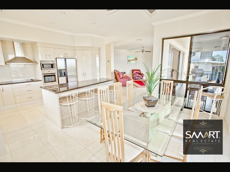 Highland Park QLD 4211