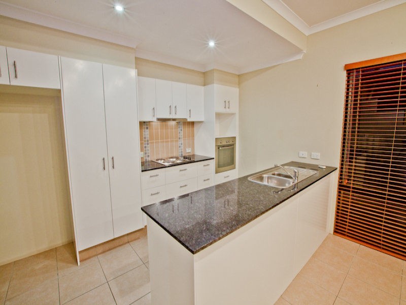 49 Azzurra Drive, Varsity Lakes QLD 4227